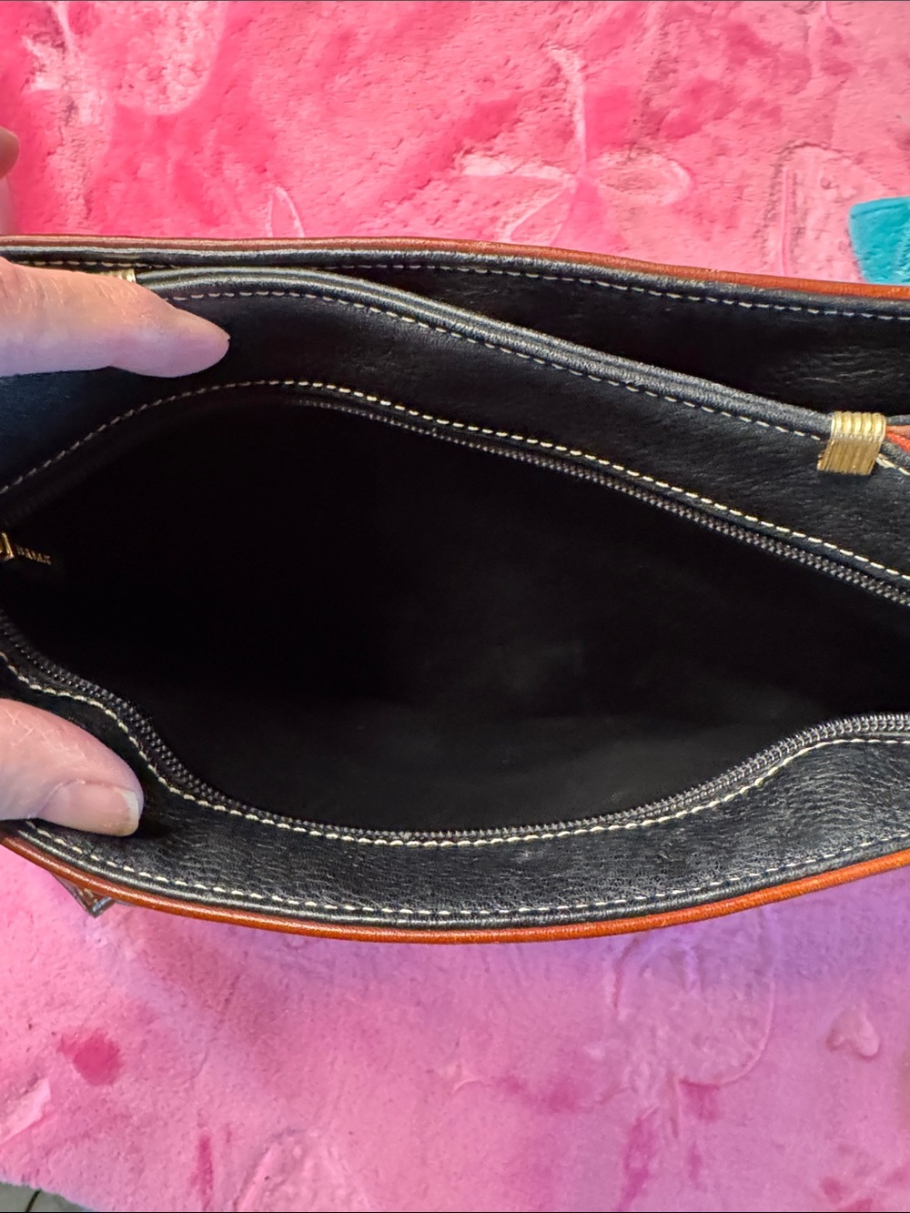 Bally Italian Woven Leather & Pebbled Calfskin Shoulder Bag Gold Chain EUC - Picture 9 of 17